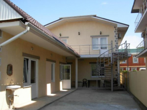 Aprel Guest House